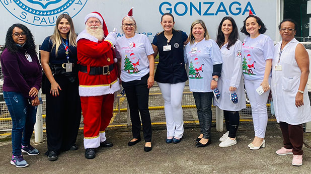 Pacientes internados no Hospital São Luiz Gonzaga recebem presentes